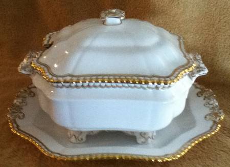 Hallmark (Gadroon Shape) Tureen & Lid w/Underplate