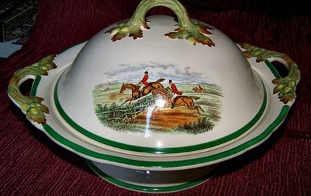Herring Hunt, The Hunt (Green, Scalloped) Round Covered Vegetable