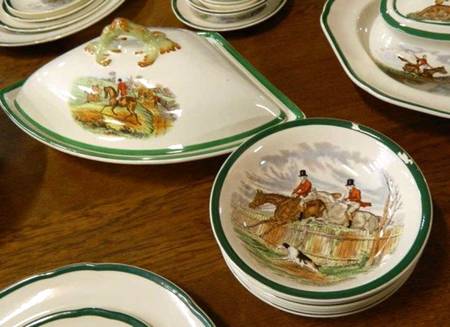 Herring Hunt, The Hunt (Green, Scalloped) Canterbury Set, Covered Side Dish