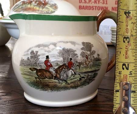 Herring Hunt, The Hunt (Green, Scalloped) 18 Oz Jug