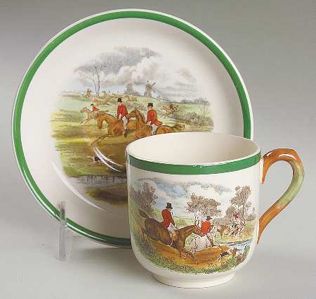 Herring Hunt, The Hunt (Green, Scalloped) Flat Cup & Saucer Set