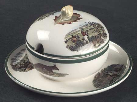 Herring Hunt, The Hunt (Green, Scalloped) Sauce Boat with Attached Underplate & Lid