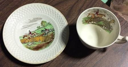 Herring Hunt (Mansard Shape) Footed Cup & Saucer Set