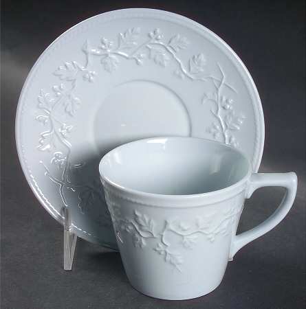 Henry Iv Flat Cup & Saucer Set