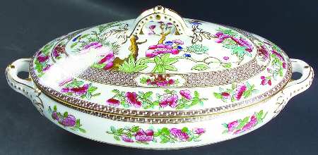 Indian Tree (Smooth, Gold Trim) Oval Covered Vegetable