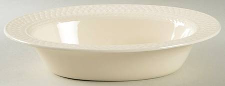Mansard (Off White, Earthenware) 9" Oval Vegetable Bowl