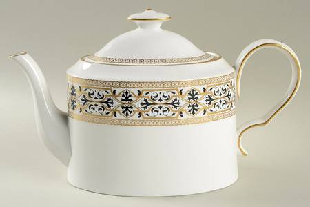 Mantilla Teapot & Lid