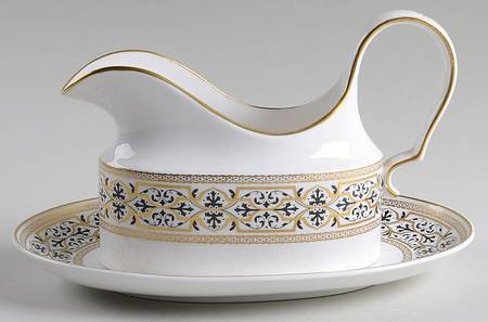 Mantilla Gravy Boat & Underplate