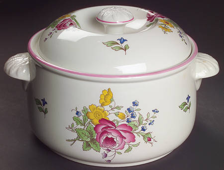 Marlborough Sprays 2 Qt Round Covered Casserole