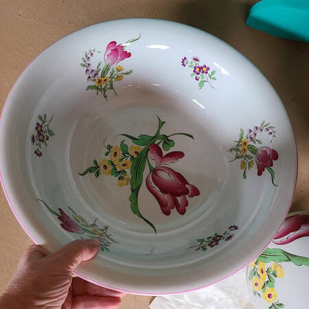 Marlborough Sprays Bowl for Large Pitcher & Bowl Set