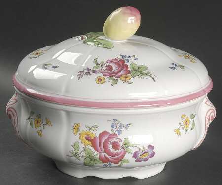 Marlborough Sprays 3.5 Quart Round Covered Casserole