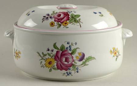 Marlborough Sprays 4 Qt Oval Covered Casserole