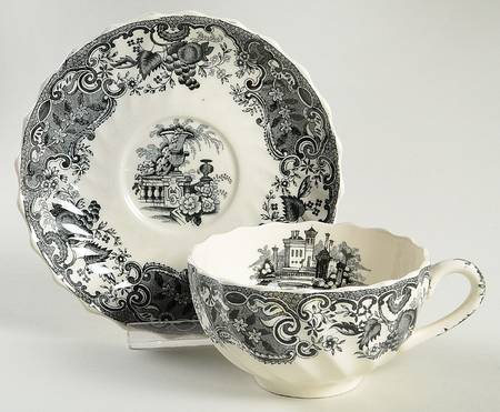 May Black Flat Cup & Saucer Set