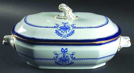 Newburyport Blue (Gold Trim) Oval Covered Vegetable