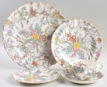 Patricia (Yellow Trim) 5 Piece Place Setting