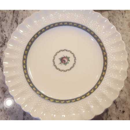 Pearl & Laurel Dinner Plate