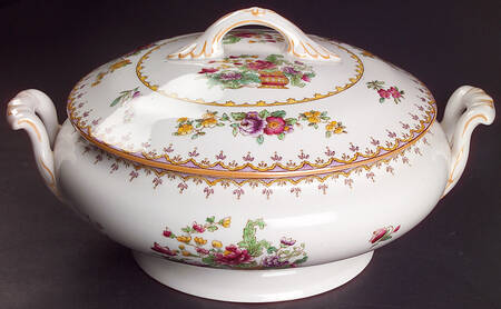 Peplow (Yellow Trim) Round Covered Vegetable