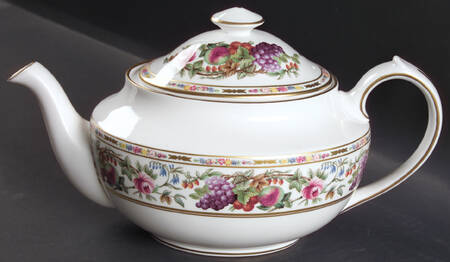 Provence (F1782-V, Y8599-U, Fruit Rim) Teapot & Lid