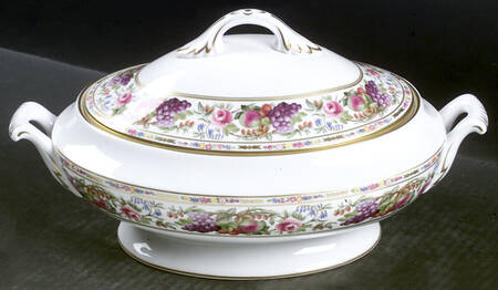 Provence (F1782-V, Y8599-U, Fruit Rim) Oval Covered Vegetable