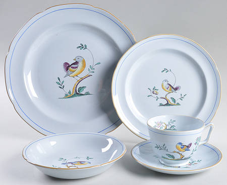 Queen's Bird (Y4973, Blue Gray Body) 40 Piece Estate Set