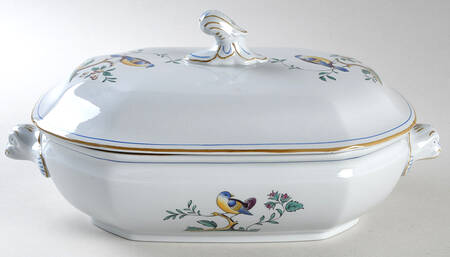 Queen's Bird (Y4973, Blue Gray Body) Oval Covered Vegetable