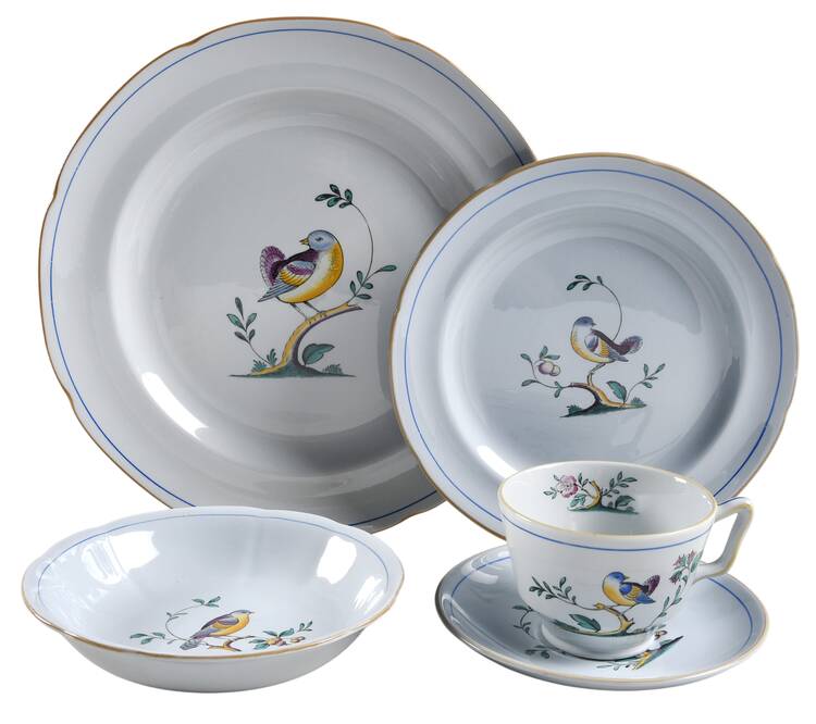 Queen's Bird (Y4973, Blue Gray Body) 40  Piece Estate Set