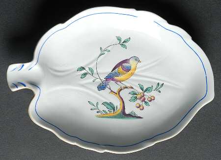 Queen's Bird (Y4973, Blue Gray Body) 7" Leaf Dish
