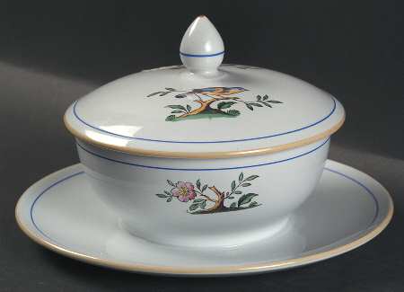 Queen's Bird (Y4973, Blue Gray Body) Round Covered Butter with Attached Underplate