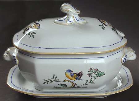 Queen's Bird (Y4973, Blue Gray Body) Sauce Boat & Lid with Underplate
