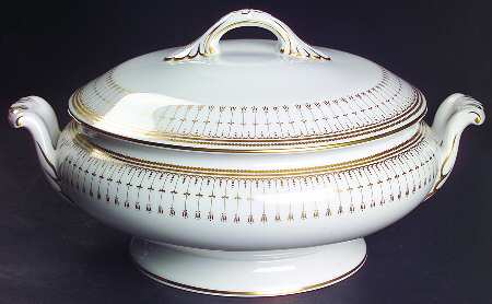 Queen's Gate Round Covered Vegetable
