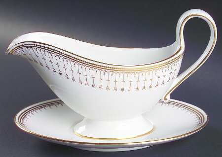 Queen's Gate Gravy Boat & Underplate
