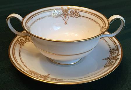 R2044 Footed Cream Soup Bowl & Saucer Set