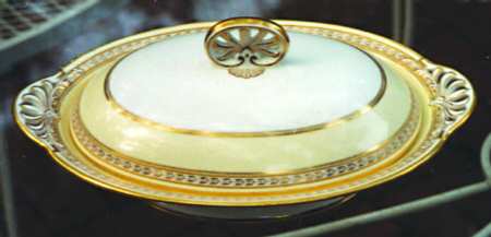 R2716 by Spode