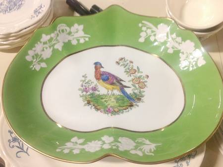 R4689 10" Heart Shaped Bowl