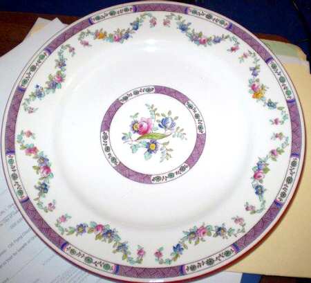 R5892 by Spode