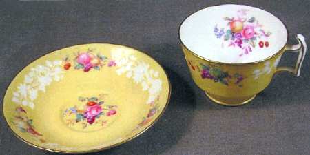 R9058 Footed Cup & Saucer Set