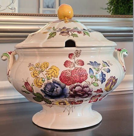 Rembrandt Tureen &  Lid