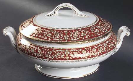 Renaissance Red Round Covered Vegetable