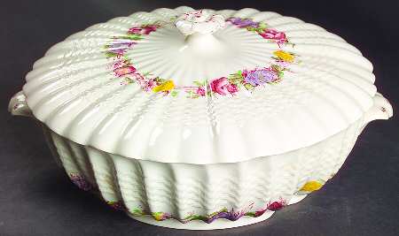 Rose Briar Round Covered Vegetable