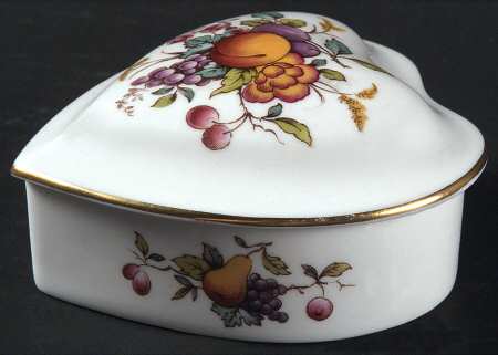 Rockingham Heart Shape Box & Lid