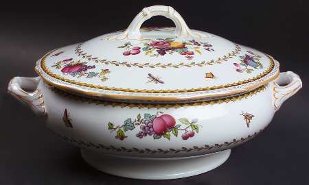 Rockingham Round Covered Vegetable