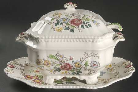 Romney (Gadroon Shape) Tureen & Lid w/Ladle & Underplate