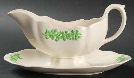 Shamrock Gravy Boat with Attached Underplate