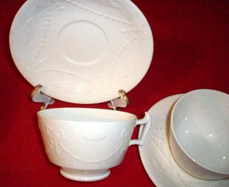 SP29 Footed Cup & Saucer Set