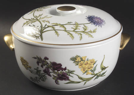 Stafford Flowers 2 Qt Round Covered Oven-To-Table Casserole