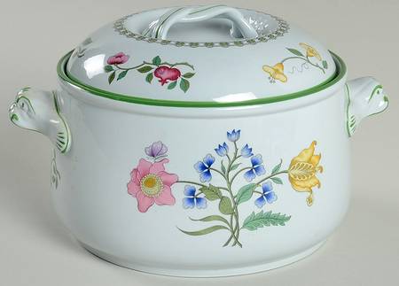 Summer Palace (Fine Stone) 2 Qt Round Covered Casserole