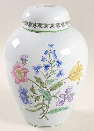 Summer Palace (Imperialware) Medium Ginger Jar & Lid