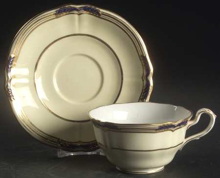 Sutherland Footed Cup & Saucer Set