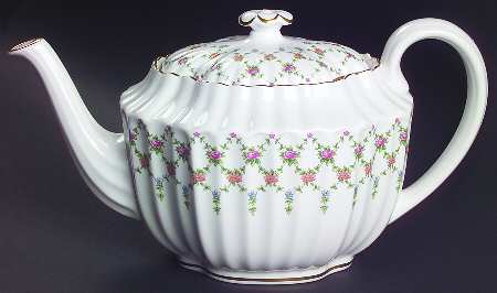 Tiara Teapot & Lid