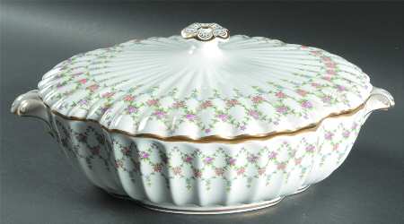 Tiara Round Covered Vegetable